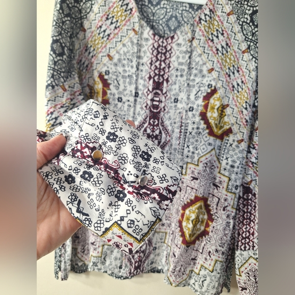 Tribal Jeans Aztec Print Tunic Blouse | V-Neck | Bohemian Style | Rayon Size M - Picture 5 of 10